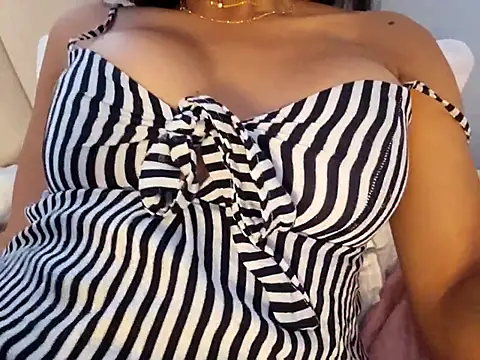 _MissCarla23_のライブXXXチャット