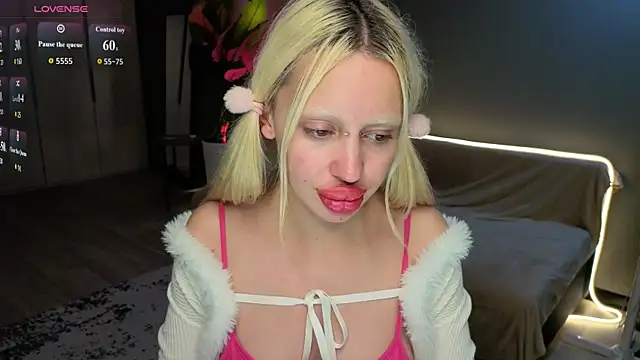 Chat +18 de Luna_Beverly ao vivo