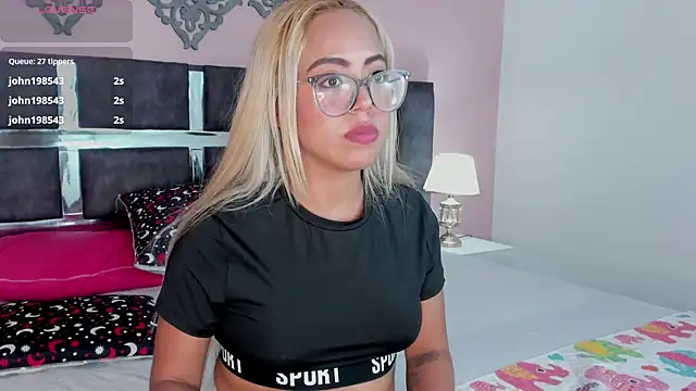 Chat +18 de CristyBloom ao vivo