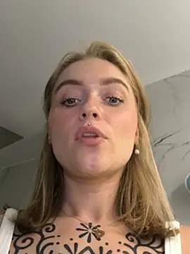 XXX chat uživo modela Goldi159