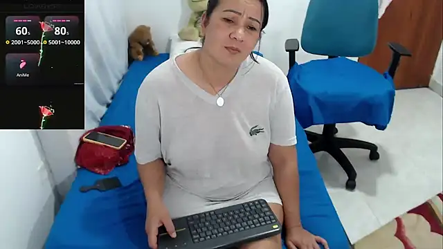 LAURA_Foxhtn Live XXX chat