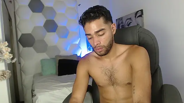 AlejandroGreco's Live XXX Chat