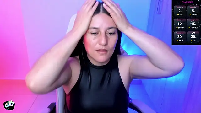 Saskyaa Live XXX-Chat