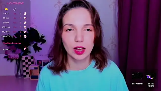 Chat XXX en directo de KindHazelHere_