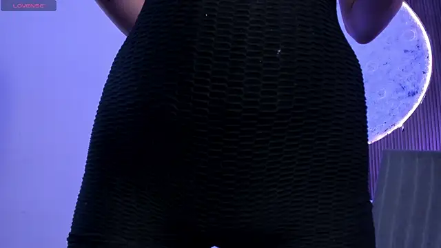 IzzyHiltton_ live XXX chat