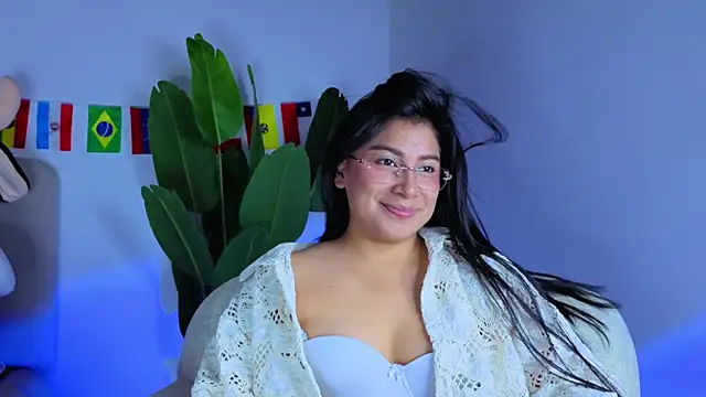 LinnaGardenia's Live XXX Chat