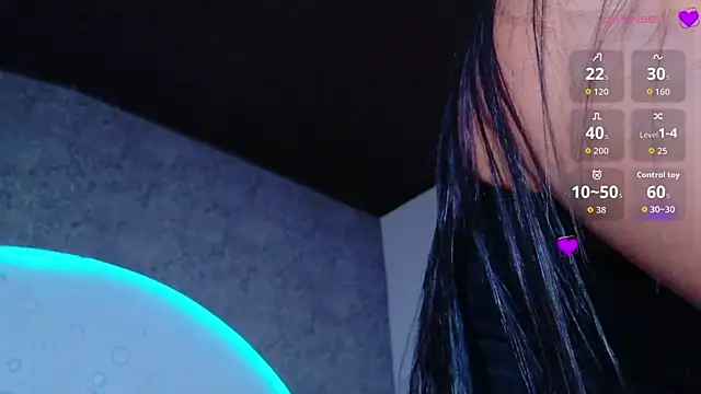 ReinaChloe 现场XXX聊天