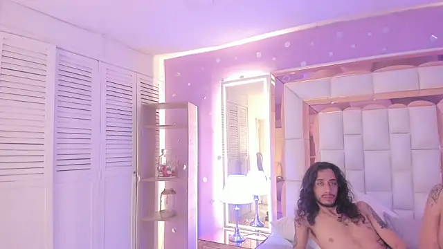 Goldentemptation_'s Live XXX Chat