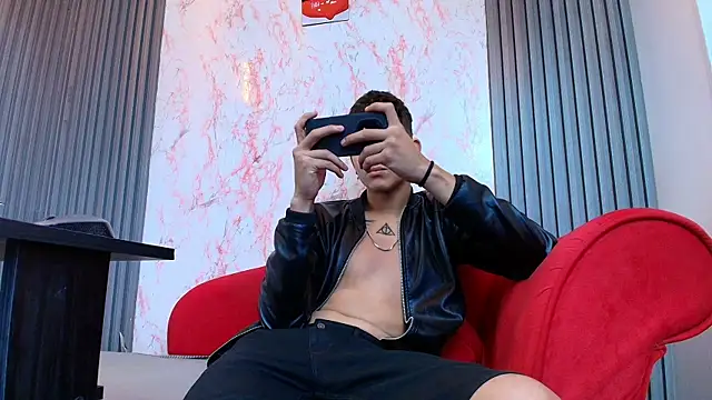 Axel_Romanov Adlı Modelin Canlı XXX Sohbeti