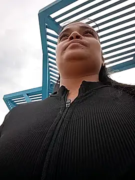 _Estrellita_ 现场XXX聊天