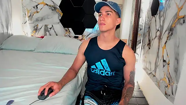 Chat XXX en directo de Goldendesirexx