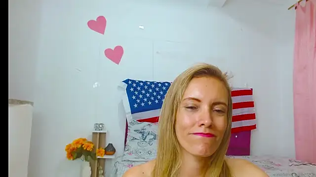 chantalsemenova1 Adlı Modelin Canlı XXX Sohbeti