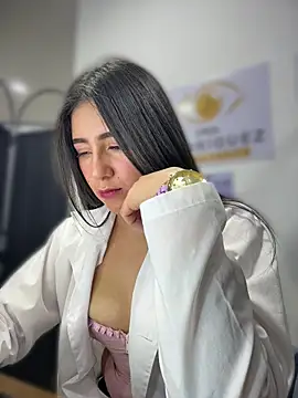 CAROLINE__07 élő XXX-chatje