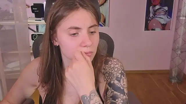 Chat +18 de _AnnaStark_ ao vivo