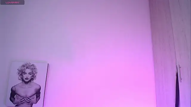 دردشة Millie_bobby الجنسية المباشرة