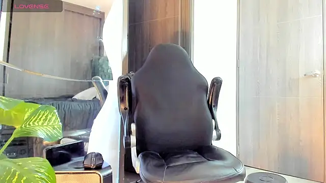 Dimitri_Bass: απευθείας συνομιλία ΧΧΧ
