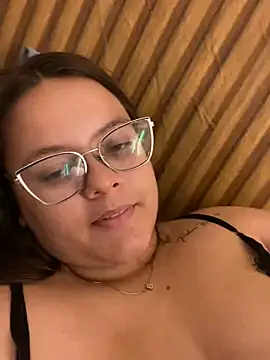 Laryssinha_69 网络视讯表演