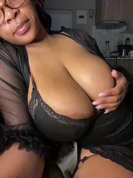 YellowHoneyDip's Live XXX Chat