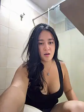 Nina_lovi 现场XXX聊天