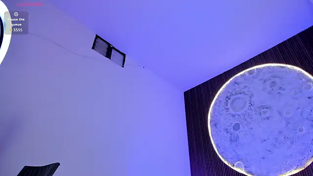 IzzyHiltton_ 现场XXX聊天
