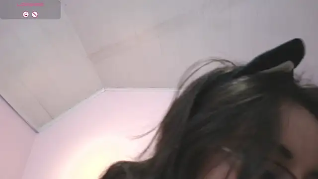 Chat XXX en directo de Nezzukoo