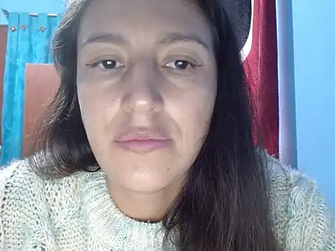 SarahFriendly Chat XXX in diretta