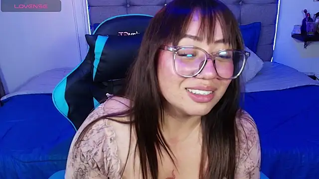 Chat +18 de Kata_Bigboobs ao vivo