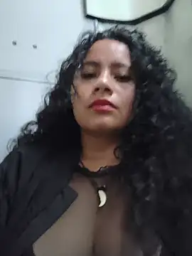 Chatroom XXX en direct de Yaya_watson