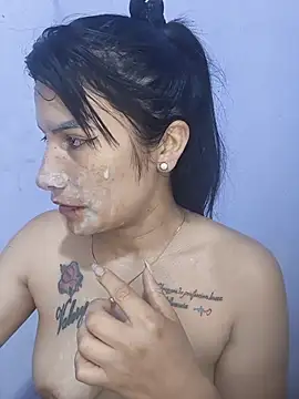 laurahotdirtyn Live XXX chat