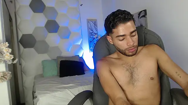 AlejandroGreco's Live XXX Chat