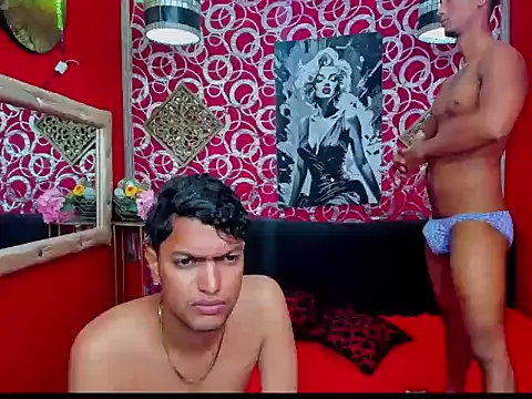 PEINBOYS Adlı Modelin Canlı XXX Sohbeti