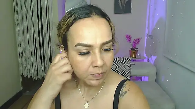 Aunty_milf Chat XXX live