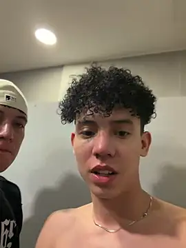 yoursexyjose Chat XXX in diretta