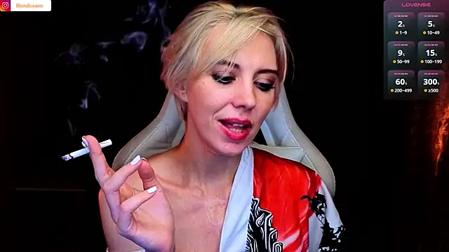 Blondice 现场XXX聊天