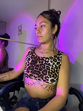 DulceLatinaxo's Live XXX Chat