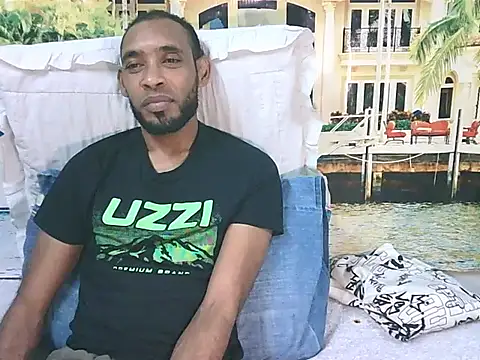 IndianMagicMike élő XXX-chatje