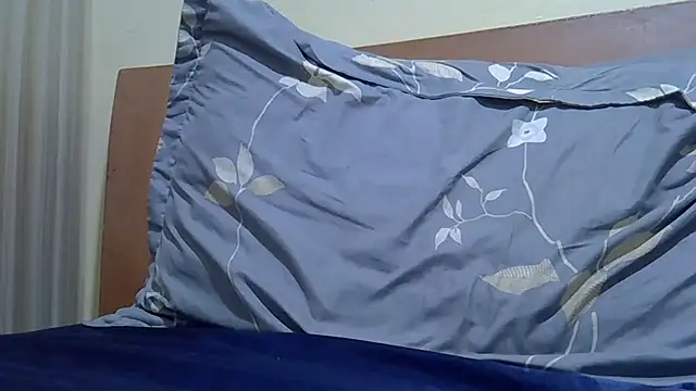 Buhle1523 – Naživo XXX chat