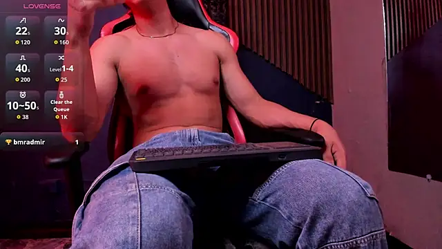 XXX chat uživo modela Axxel_Muscle