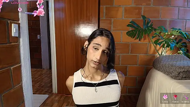 skyyfoxpraga Adlı Modelin Canlı XXX Sohbeti