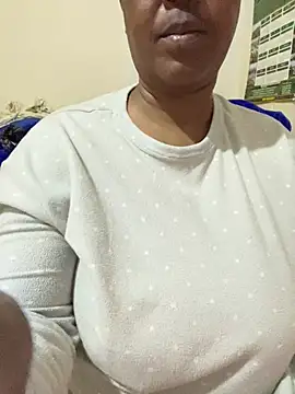 Ebonyboobsmilk live XXX chat