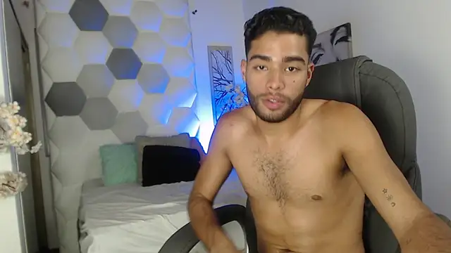 AlejandroGreco élő XXX-chatje