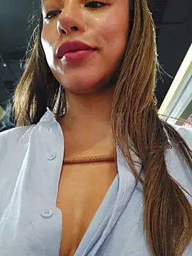 Karen_San_Miguel Show in webcam