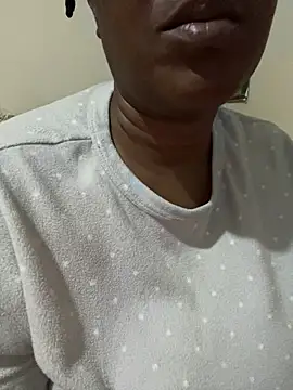 Ebonyboobsmilk's Live XXX Chat
