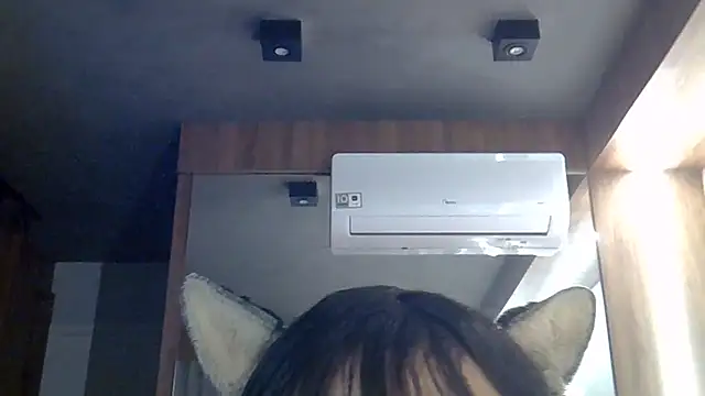 XXX chat uživo modela SkinnyKitten