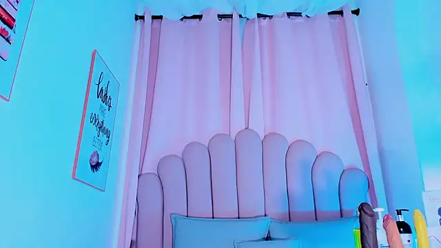 XXX chat uživo modela NicoleMadrird