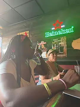 TilaTotti: απευθείας συνομιλία ΧΧΧ
