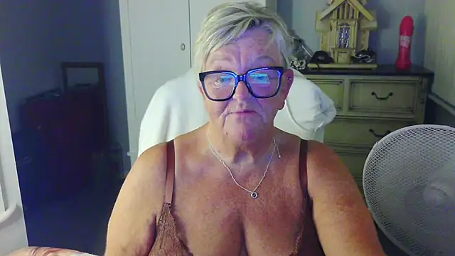 BridgetBlueEyes Adlı Modelin Canlı XXX Sohbeti