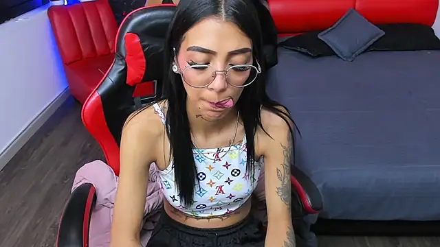 Chat XXX en directo de KarlaSlutSkinny__