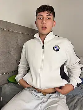 Chatroom XXX en direct de OLIVER_K