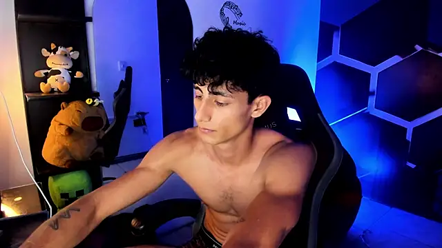 XXX chat uživo modela MaxiimoRomano_